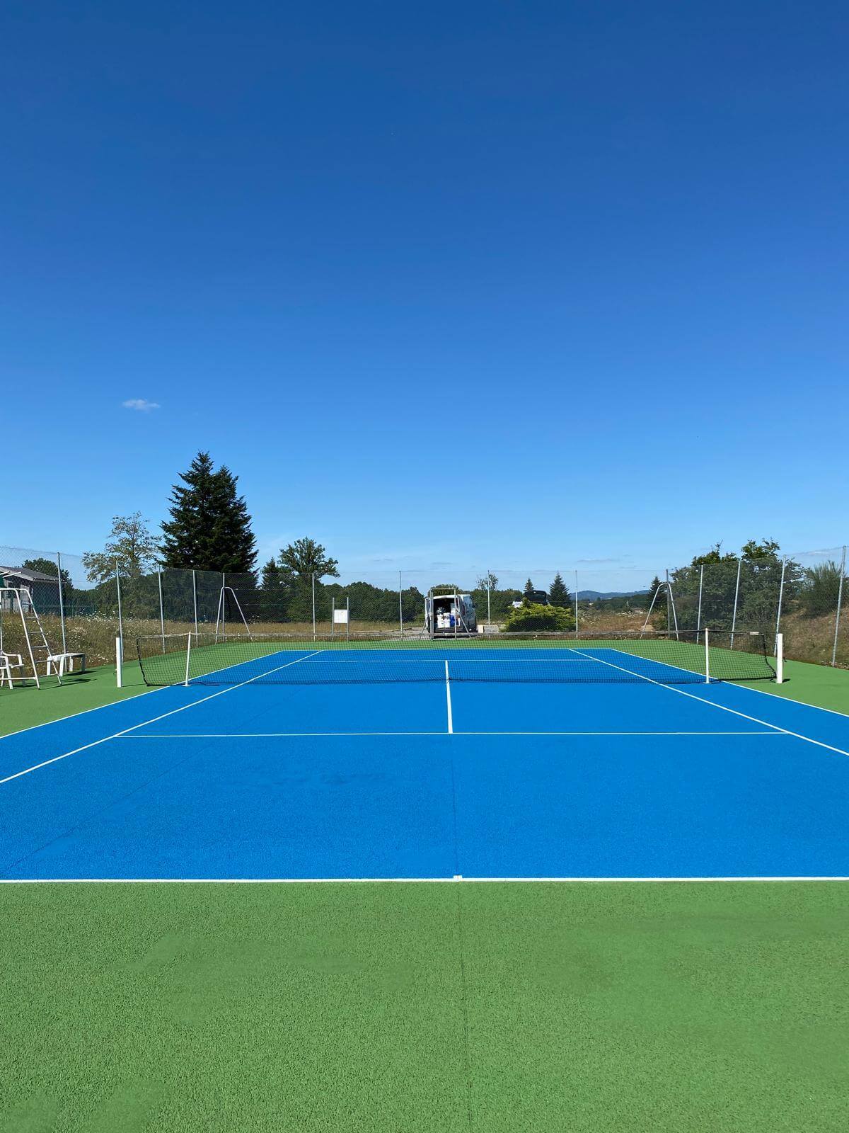 Artisan en rénovation peinture sols sportifs à Toulouse